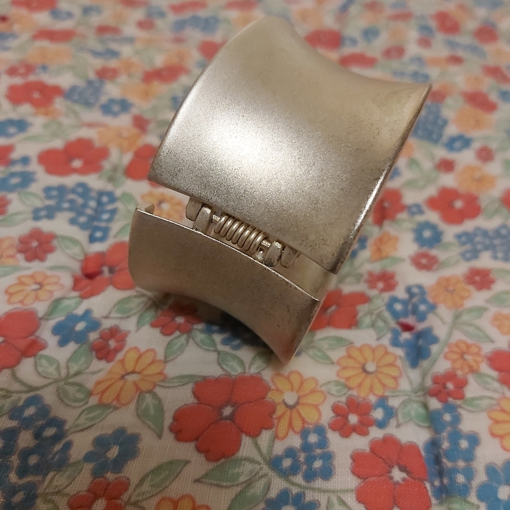CUFF BRACELET